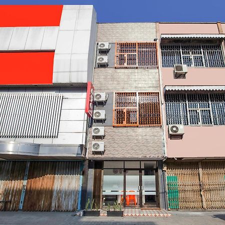 Oyo 2720 Sutomo Inn Медан Экстерьер фото