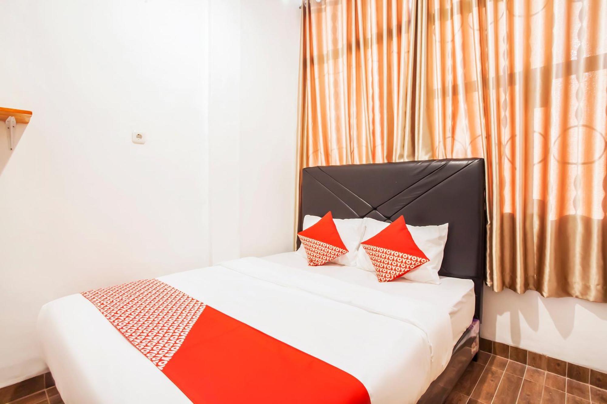 Oyo 2720 Sutomo Inn Медан Экстерьер фото