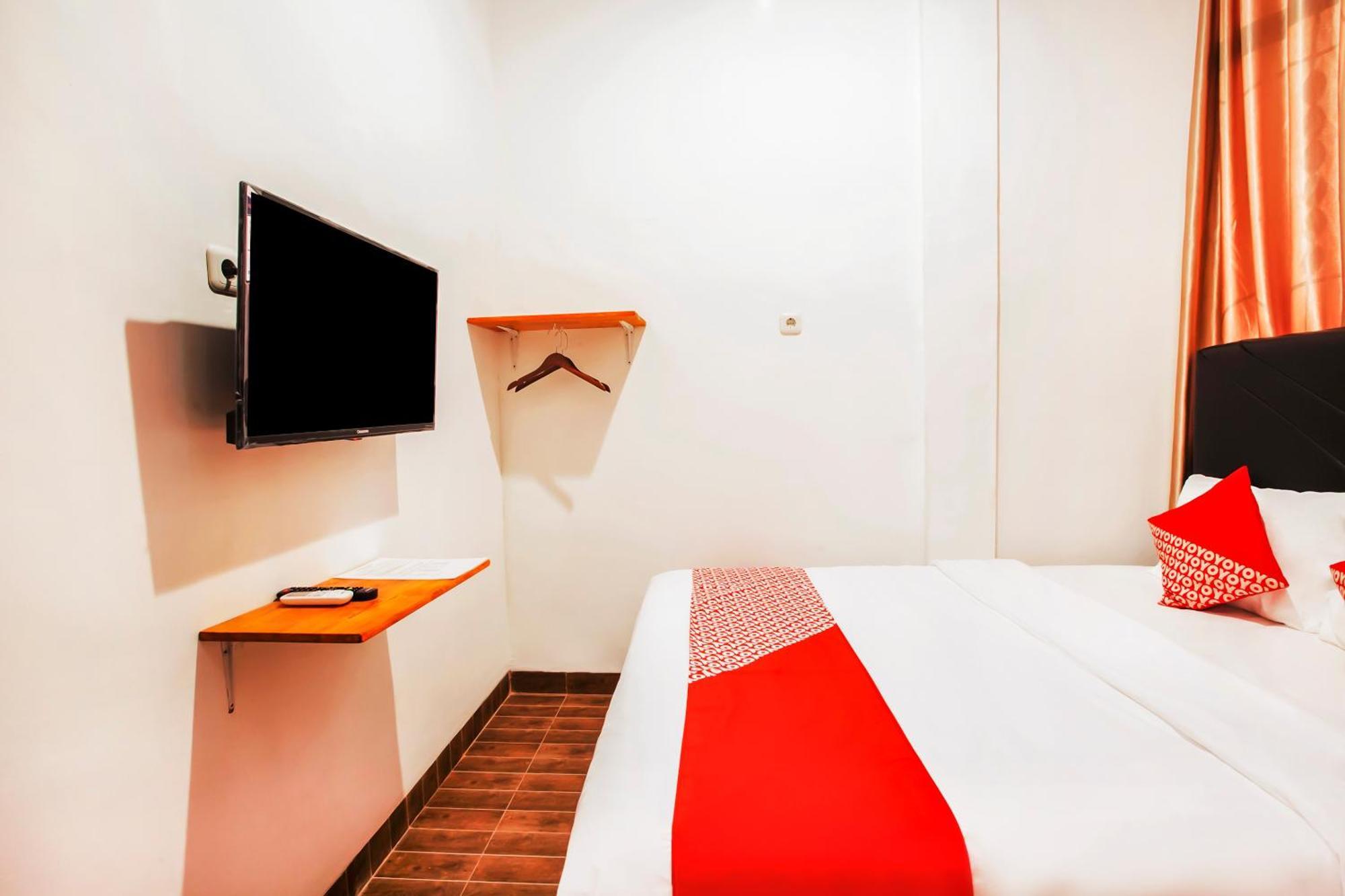 Oyo 2720 Sutomo Inn Медан Экстерьер фото